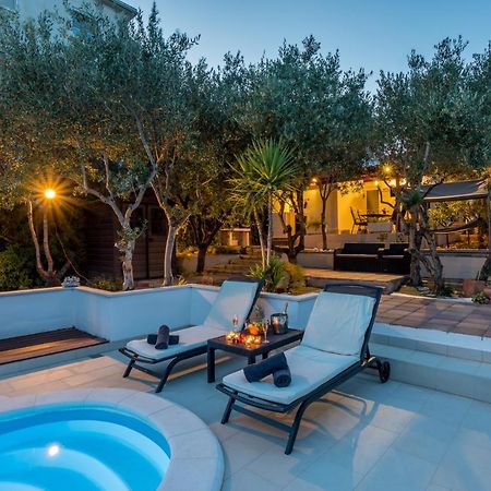 House Oliva With Private Pool And Large Garden Villa Stari Grad  Eksteriør bilde