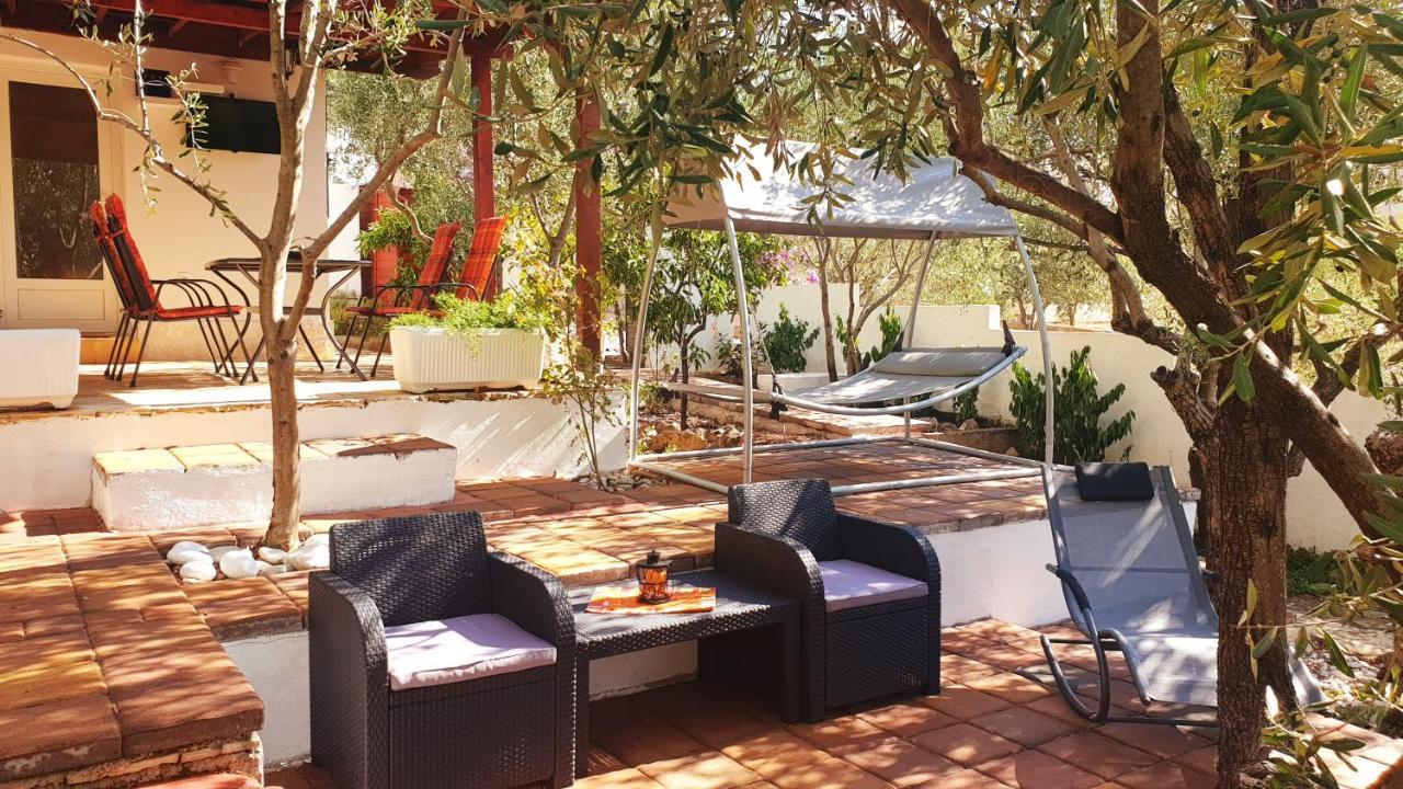 House Oliva With Private Pool And Large Garden Villa Stari Grad  Eksteriør bilde