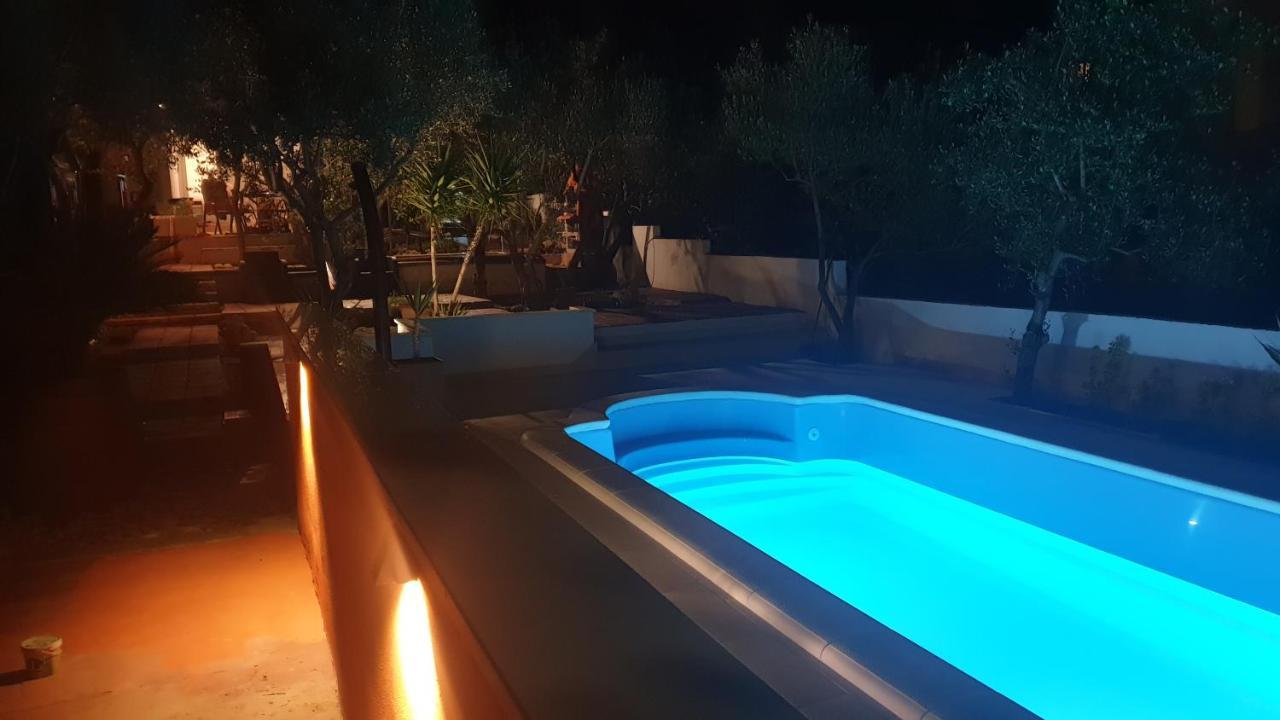 House Oliva With Private Pool And Large Garden Villa Stari Grad  Eksteriør bilde