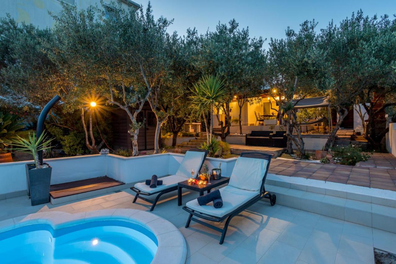 House Oliva With Private Pool And Large Garden Villa Stari Grad  Eksteriør bilde