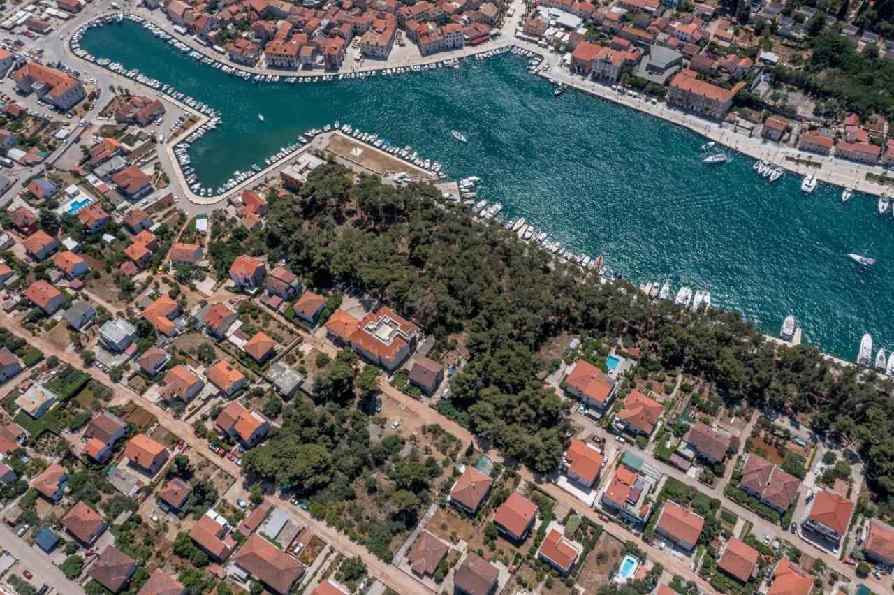 House Oliva With Private Pool And Large Garden Villa Stari Grad  Eksteriør bilde