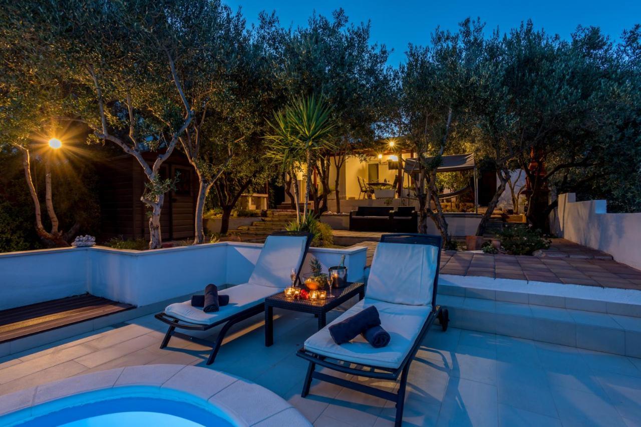 House Oliva With Private Pool And Large Garden Villa Stari Grad  Eksteriør bilde